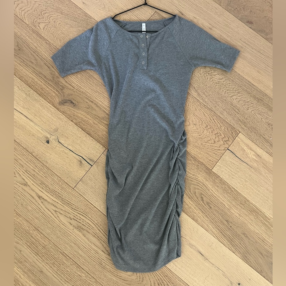 Wishlist gray short sleeve bodycon ruched ribbed dress